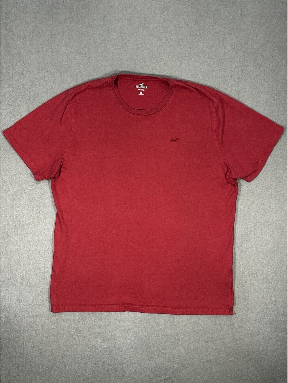 Hollister Menโs XL Red T Shirt Small Logo Short Sleeve 100% Cotton Basic